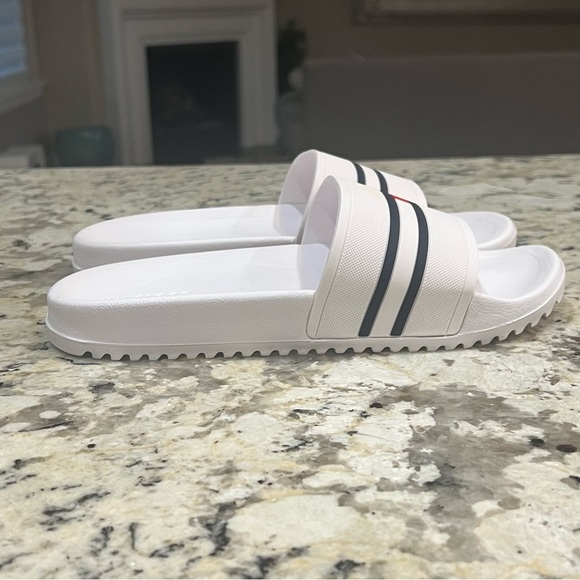 NIB Tommy Hilfiger Mens 8 Redder Flag Logo Pool Slide Sandals Red White Blue USA - Picture 5 of 11